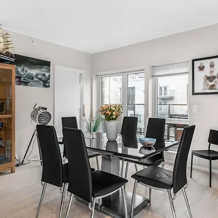 High End With Private Balc, Sea View, 2br,parking. * Μπέργκεν
