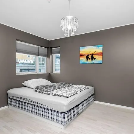 Διαμέρισμα High End With Private Balc, Sea View, 2br,parking.