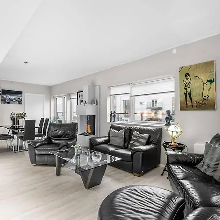 High End With Private Balc, Sea View, 2br,parking. *