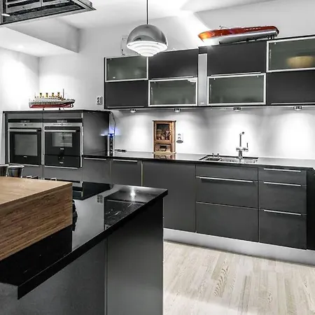 High End With Private Balc, Sea View, 2br,parking. Μπέργκεν